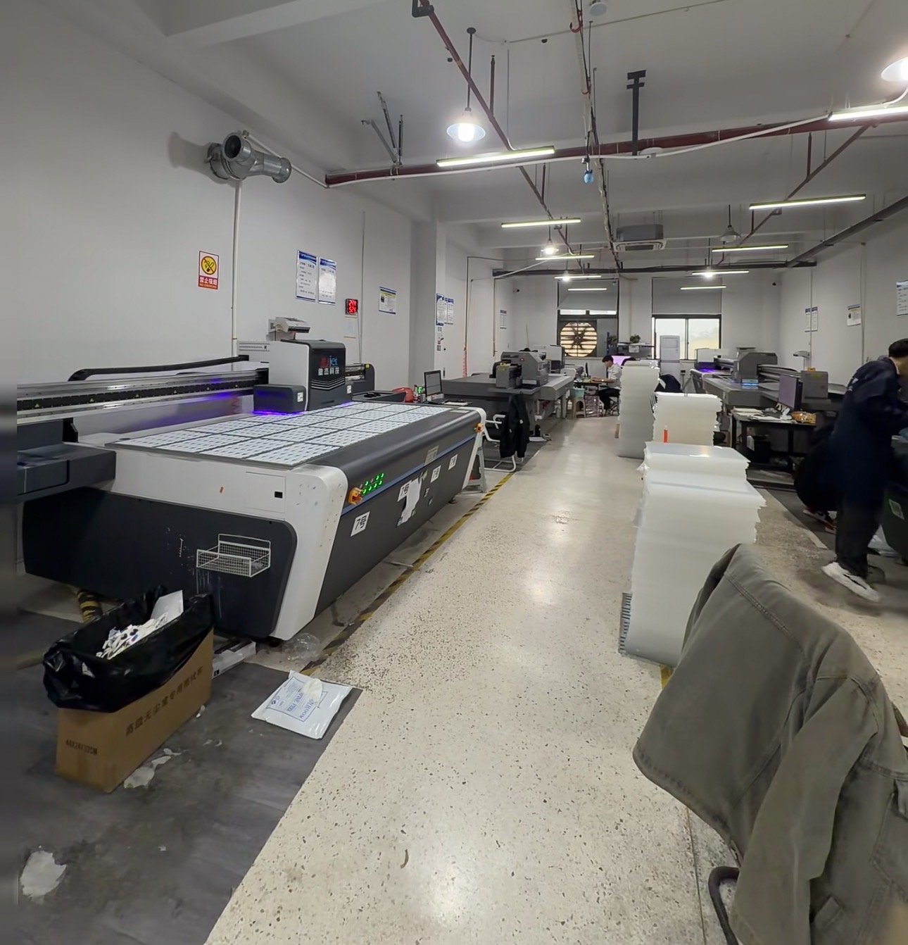 Flatbed printing equipment in the workshop